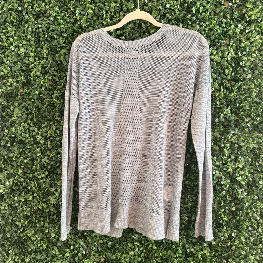 lululemon athletica well being sweater linen heathered to blue/grey linen large
